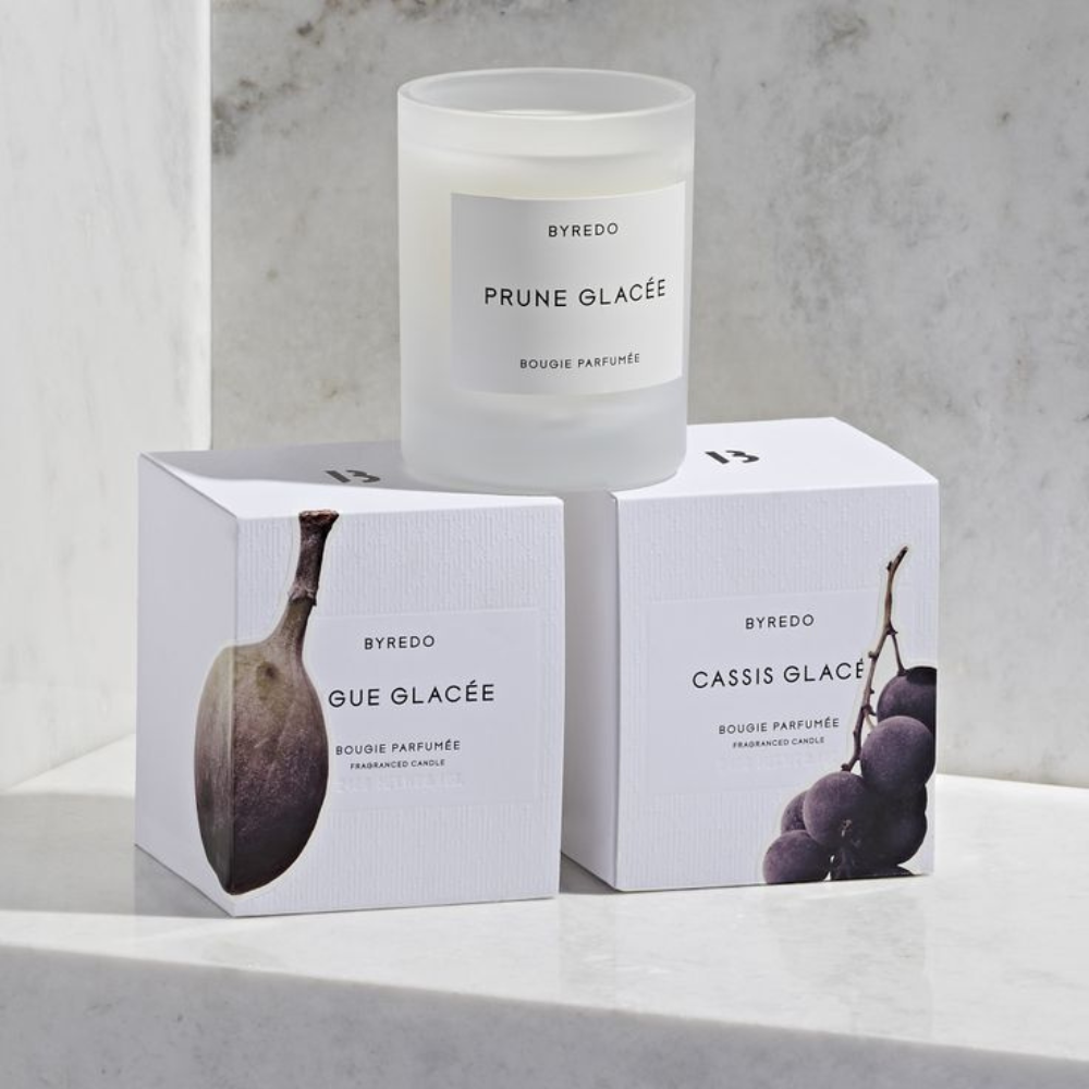 Stylish custom candle boxes with a modern design and unique branding elements.
