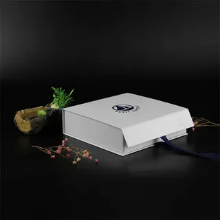 Flip Top Boxes with Magnetic Closure